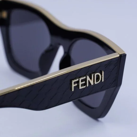 Fendi FE40126I 01A Sunglasses Shiny Black Square Frame, Grey 